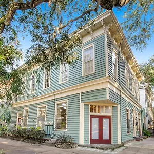 https://liberty-corner-store.top-hotels-in-savannah.com